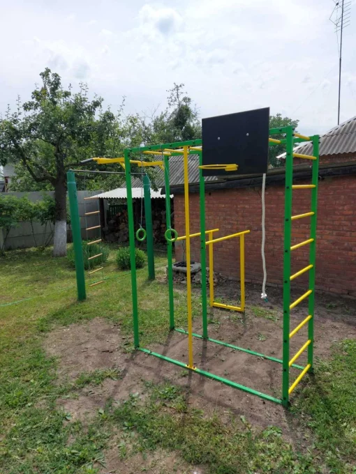 Вуличний спортивний комплекс