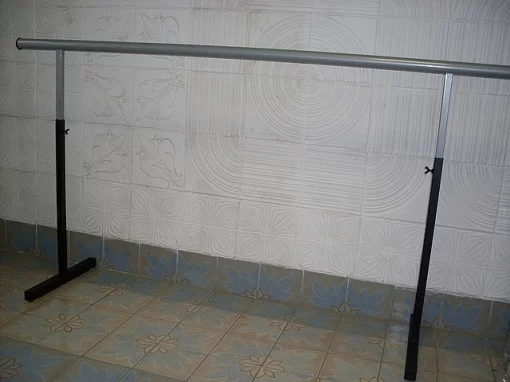 Балетний хореографічний верстат. 2 метри. Металевий.