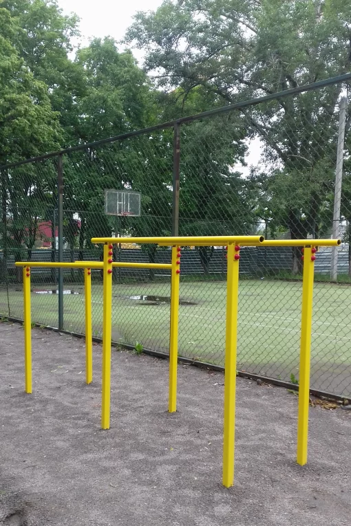 Різнорівневі бруси для вулиці.