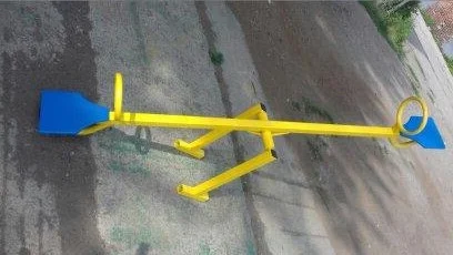 Гойдалка - балансир, без спинки.