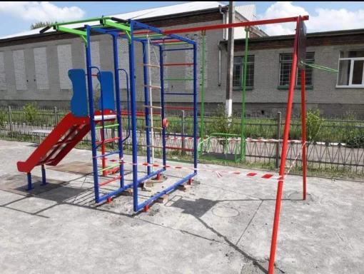 Спортивно-ігровий комплекс з гіркою і гойдалками вуличний